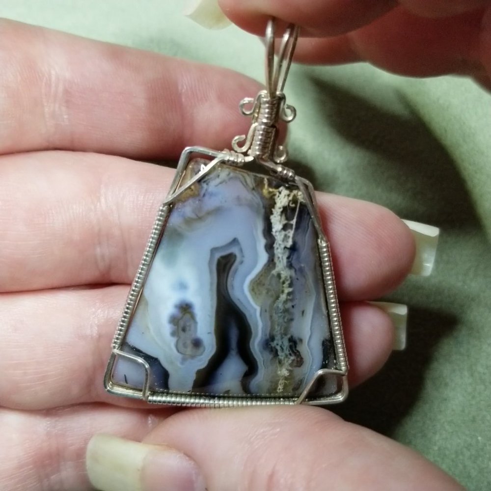 Wire wrapped Brazilian Agate Pendate - Picture 9 of 12